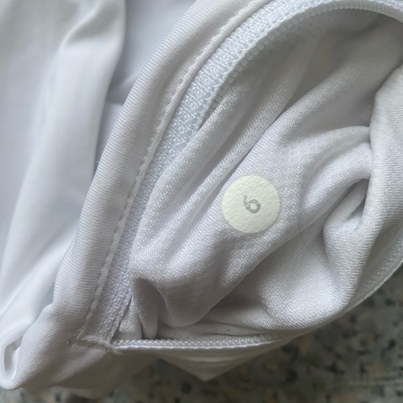 Lululemon skort - Picture 9 of 10